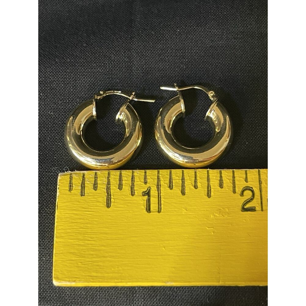 Vintage Signed 18 KGP Italy 1" Hoop Earrings Gold Plated - Picture 4 of 6